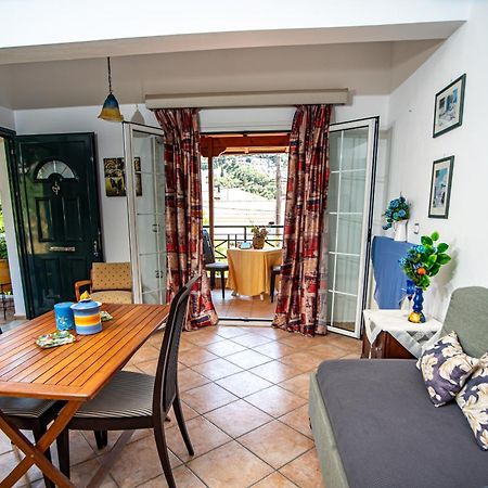 Tholeto Apartments Άγιος Γόρδιος Εξωτερικό φωτογραφία